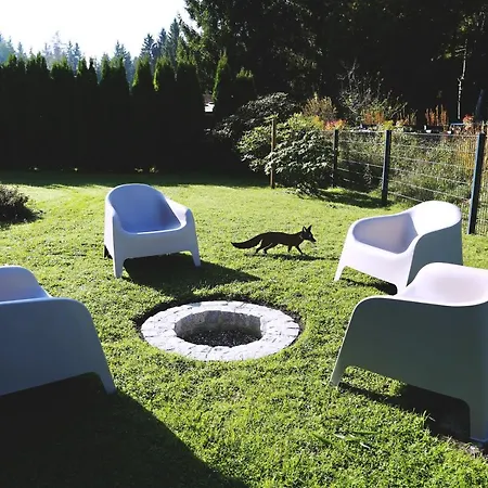 Holiday home Hyggeliges Ferienhaus Am Waldrand „das Filznhaus“ Raubling